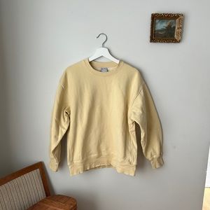 Aritzia TNA Butter Yellow Oversized Boyfriend Sweatshirt